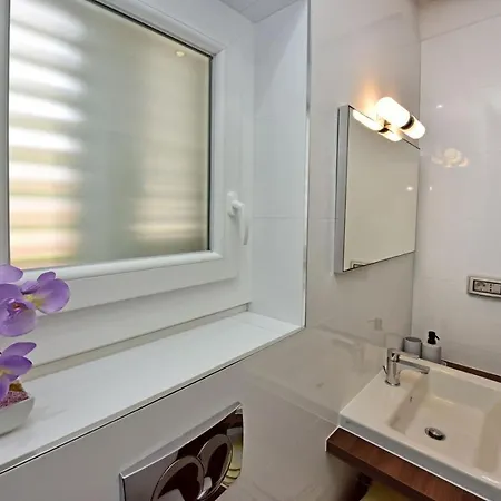 Апартаменты Maja For Max 5 Persons With Pool Gulici, Pet Friendly Пореч