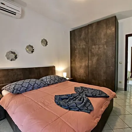 Maja For Max 5 Persons With Pool Gulici, Pet Friendly *