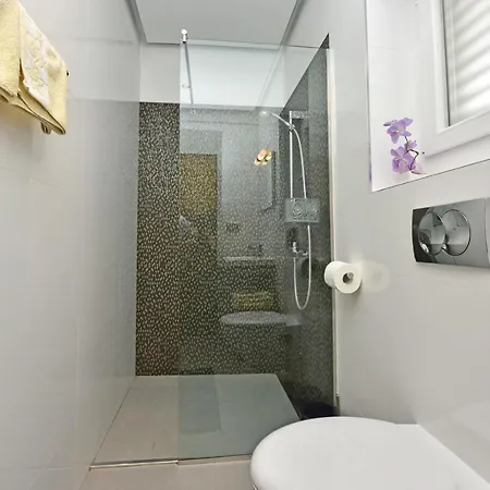 Maja For Max 5 Persons With Pool Gulici, Pet Friendly * 포레치