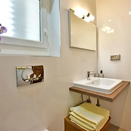 Maja For Max 5 Persons With Pool Gulici, Pet Friendly Apartment