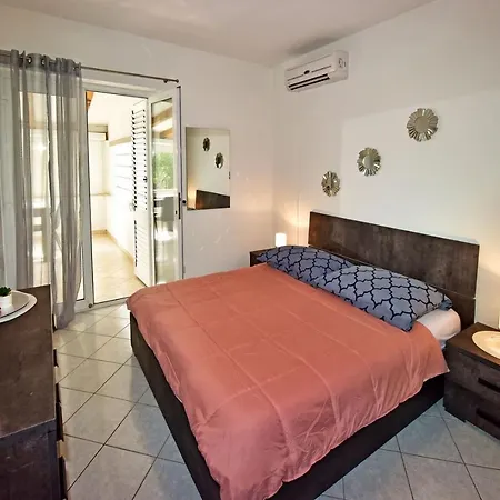 Maja For Max 5 Persons With Pool Gulici, Pet Friendly *