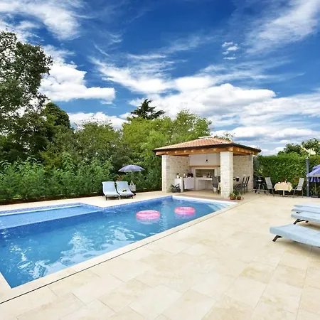 Maja For Max 5 Persons With Pool Gulici, Pet Friendly Apartment