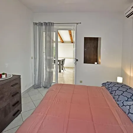 Lejlighed Maja For Max 5 Persons With Pool Gulici, Pet Friendly
