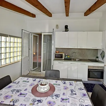 Maja For Max 5 Persons With Pool Gulici, Pet Friendly Porec