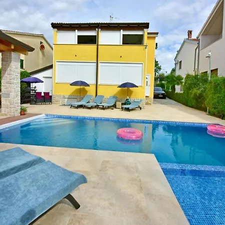 Maja For Max 5 Persons With Pool Gulici, Pet Friendly Apartman